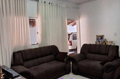 Casa 4 Quartos à Venda no Gameleira 1 em Rio Verde GO