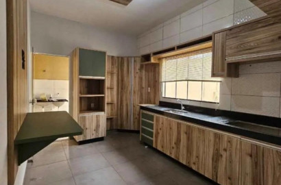 Casa à Venda no Residencial Atalaia em Rio Verde – 2 Quartos com Cozinha Planejada
