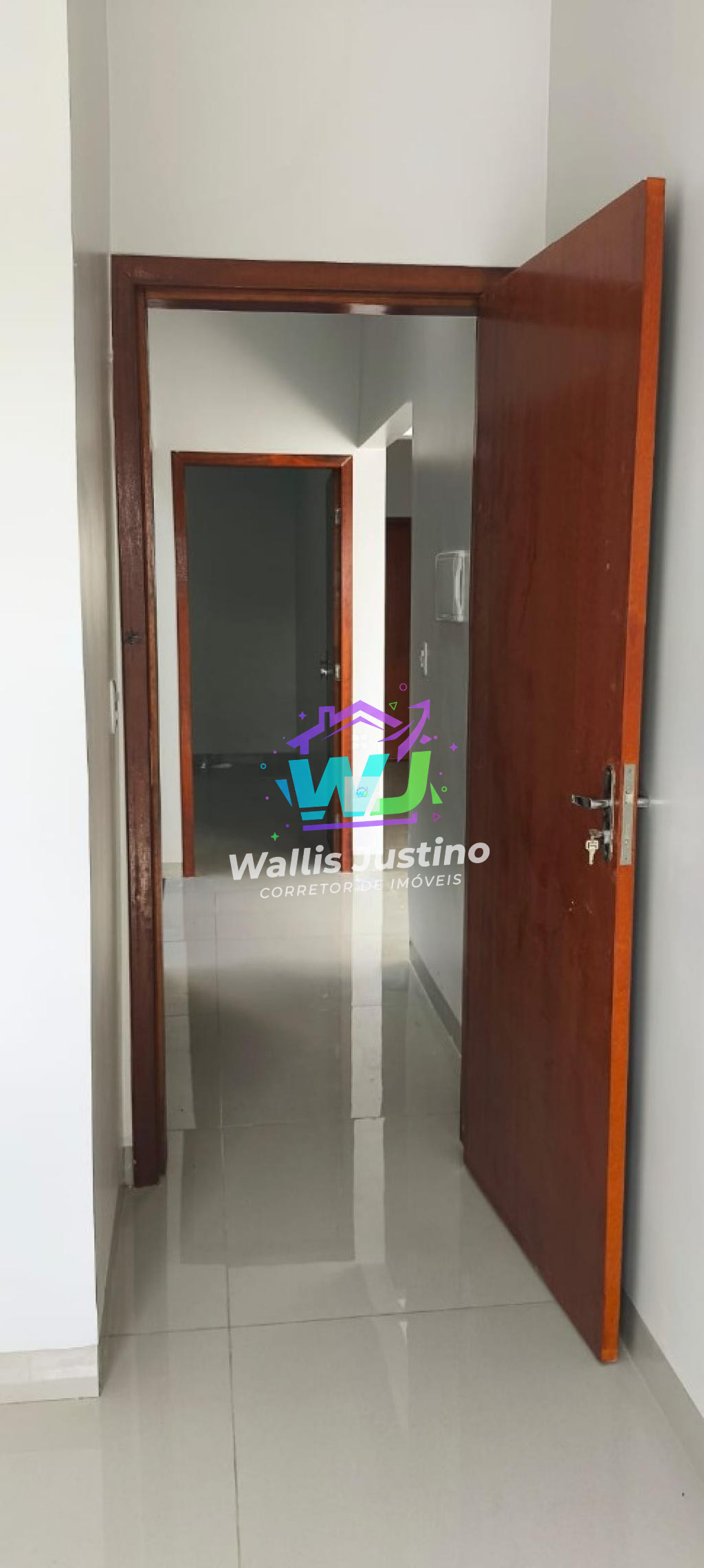 Casa á Venda com 3 Quartos e Suíte no Bairro Martins em Rio Verde GO por R$ 360 mil