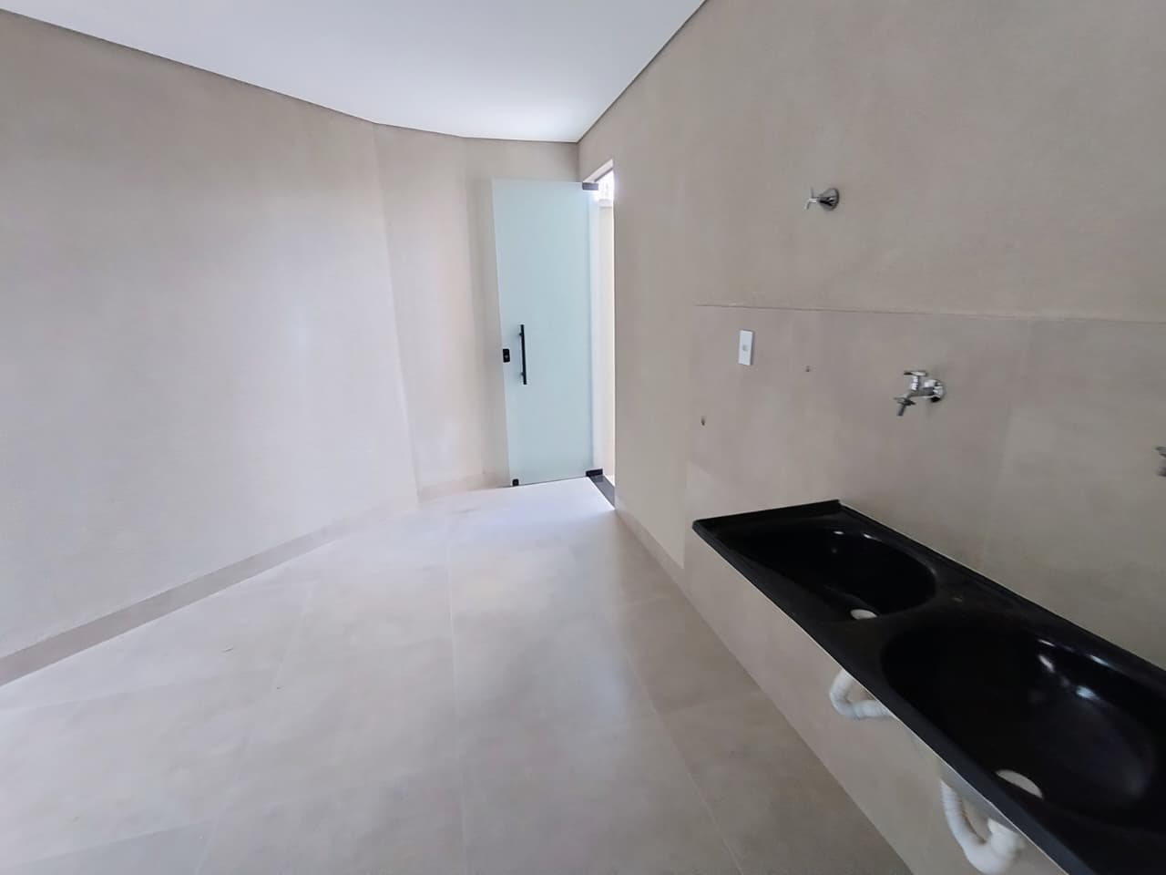 Casa à Venda no Gameleira 2 em Rio Verde GO | 3 Quartos e Área Gourmet
