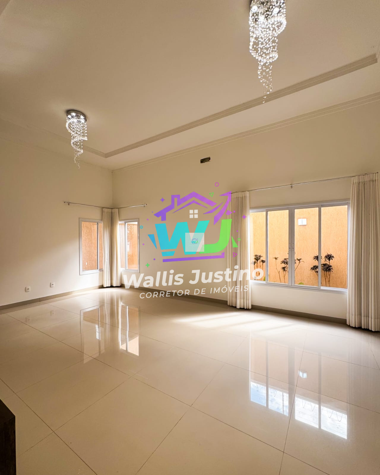 Casa Alto Padrão à Venda no Interlagos – Frente para o Lago | 3 Suítes | Piscina Aquecida | Energia Solar | Agende Sua V
