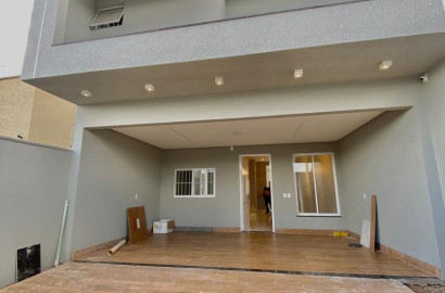 Casa Alto Padrão à Venda na Vila Rocha em Rio Verde GO | 4 Suítes, Spa e Garagem para 4 Carros