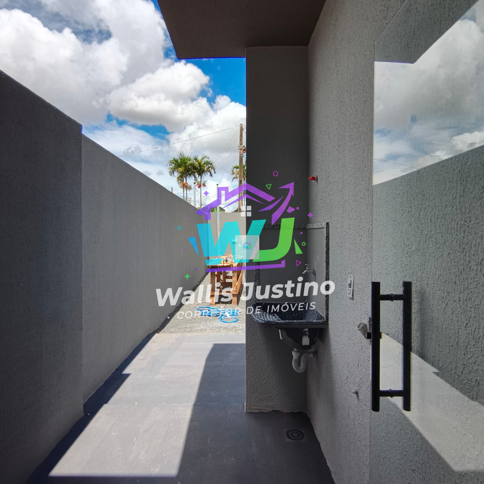 Casa à venda no Jardim Floresta com 3 quartos, sendo 1 suíte com closet em Rio Verde - GO
